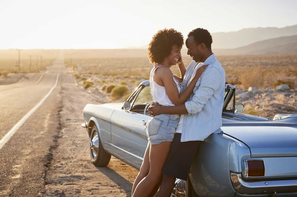 Quels sont les meilleurs itinéraires pour un road trip à travers les déserts d'Australie ?