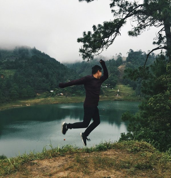 Comment vivre une expérience de camping sauvage dans les montagnes suisses ?